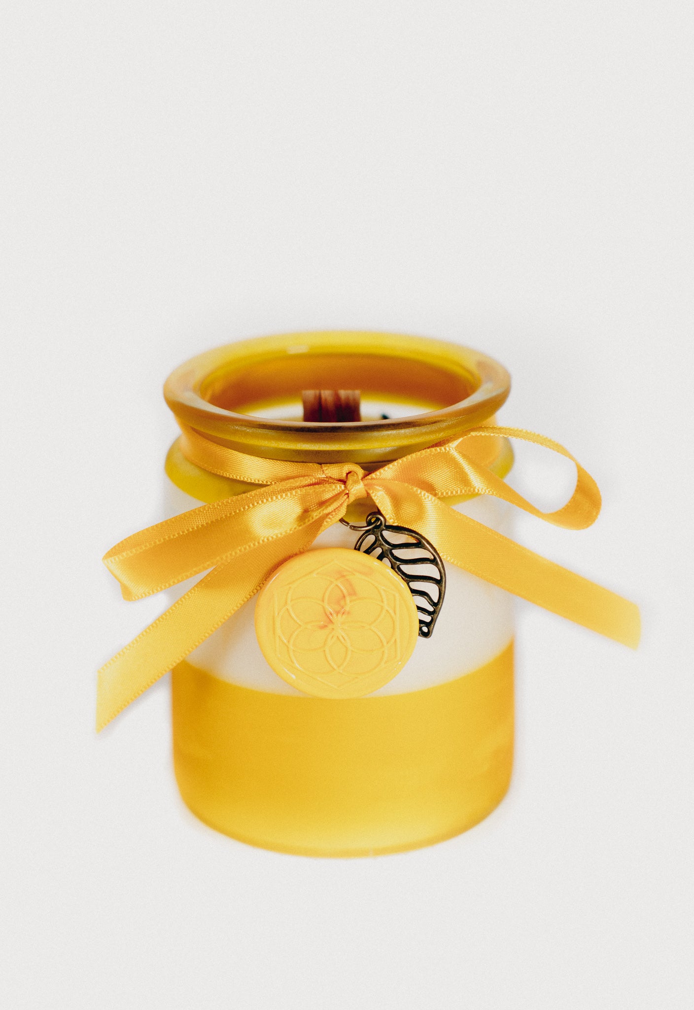 Warm Vanilla Cashmere (cashmere + vanilla) Beeswax Candle