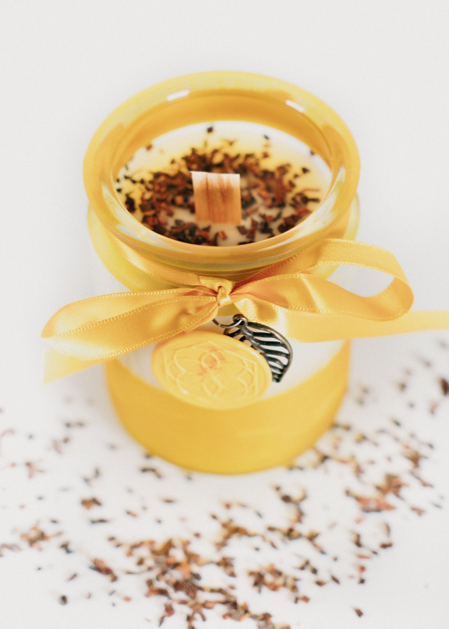 Warm Vanilla Cashmere (cashmere + vanilla) Beeswax Candle